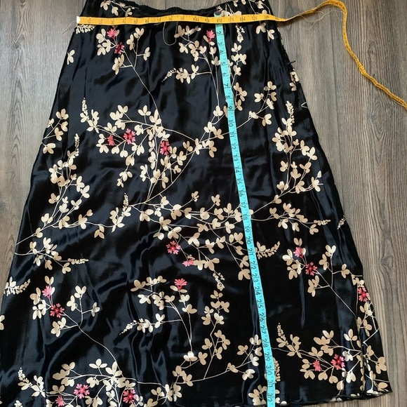 Skirt - Picture 5 of 7